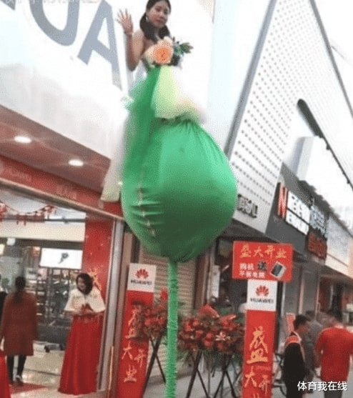 “长得很稚嫩的妹子,有啥特点呢?”大爷,我已经结婚了!哈哈哈 “长得很稚嫩的妹子,有啥特点呢?”大爷,我已经结婚了!哈哈哈