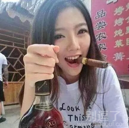 妹子活得真是潇洒 妹子活得真是潇洒