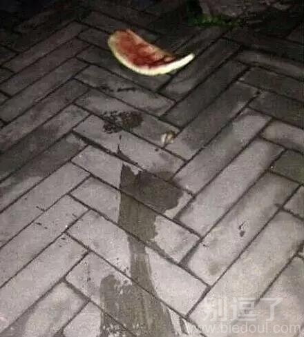 骚年估计伤得不轻 骚年估计伤得不轻