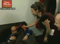 搞笑gif 本能反应 图片