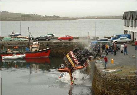 搞笑车祸,车辆救援,一次比一次高潮！