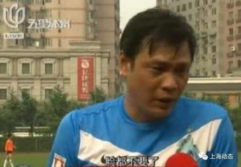 轻松一刻:一王二后?现在年轻人是真会玩啊! 轻松一刻:一王二后?现在年轻人是真会玩啊!
