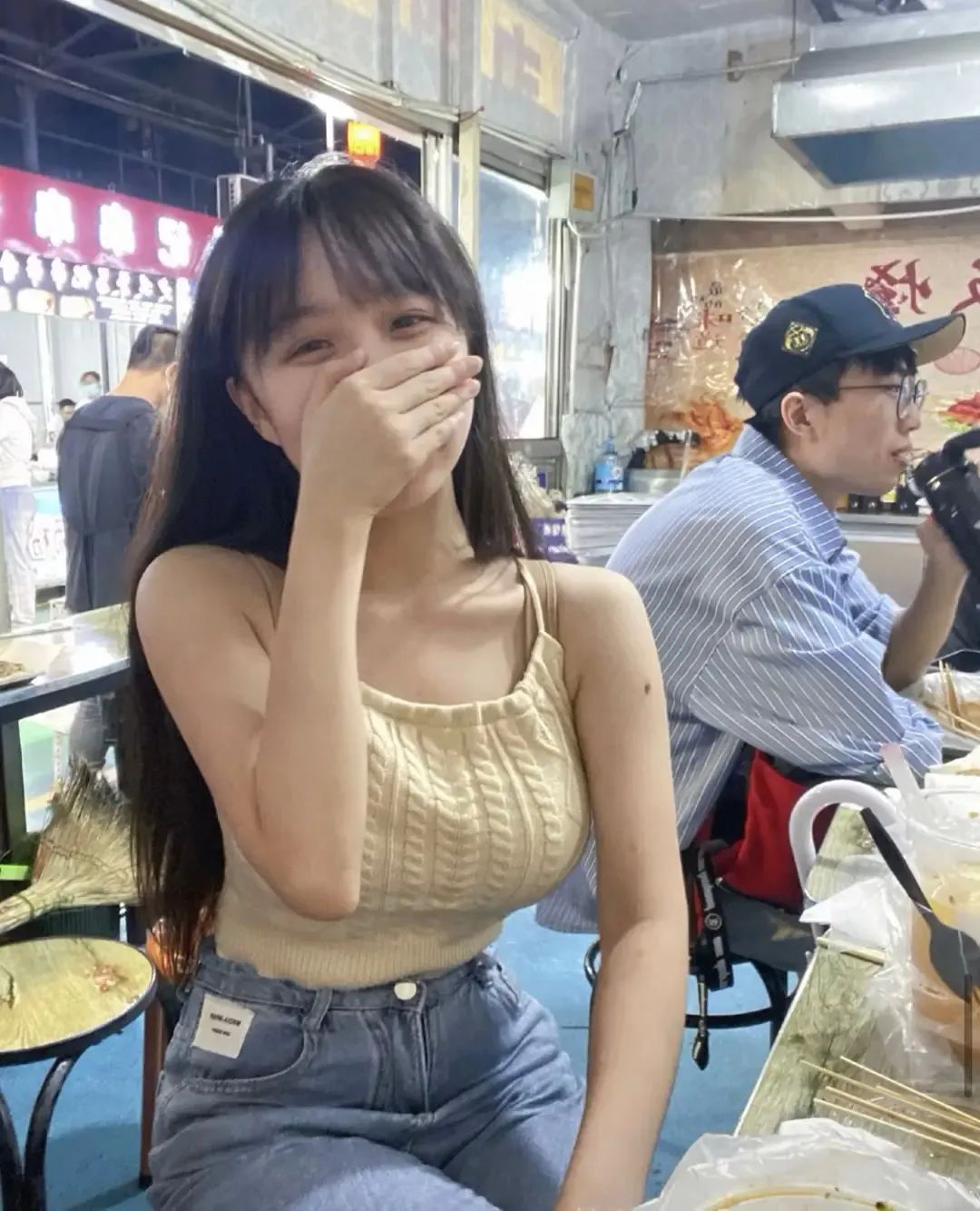 轻松一刻:女朋友是足疗师,一次挣2万正常吗? 轻松一刻:女朋友是足疗师,一次挣2万正常吗?