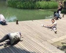 这摄影师真专业呀 这摄影师真专业呀