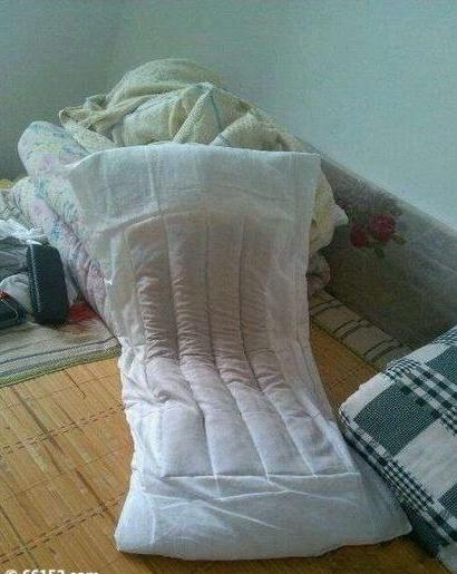 介个枕头 怎么看着怪怪的呢