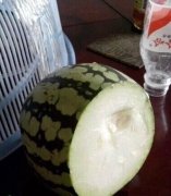 今天买了个倍儿好西瓜