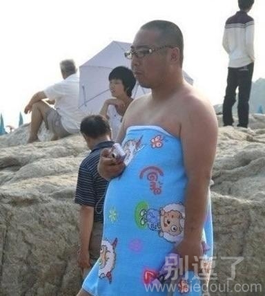 如此性感的装扮。 如此性感的装扮。