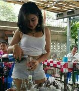 我看到了大哥那双绿油油眼神