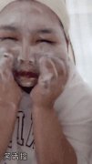 妹子你在洗蟠桃吗？