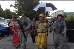 这是要微服私访吗 这是要微服私访吗