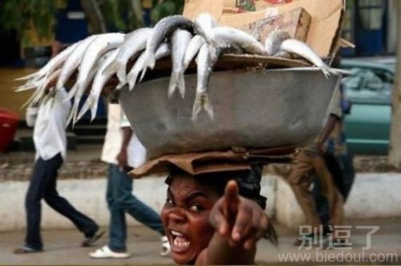 看啥看,信不信我抽你 看啥看,信不信我抽你