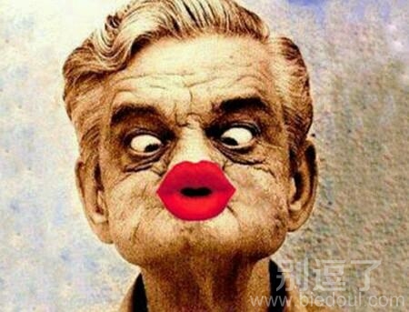 一个穿越时空的烈焰红唇。 一个穿越时空的烈焰红唇。