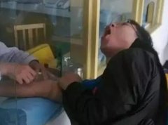 少年，抽个血至于吗