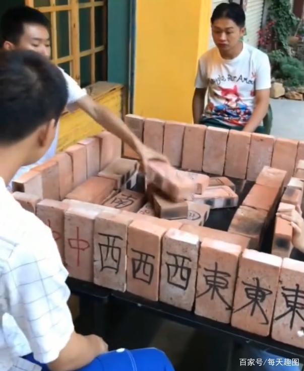 轻松一刻:二月二,给我来套一条龙服务! 轻松一刻:二月二,给我来套一条龙服务!