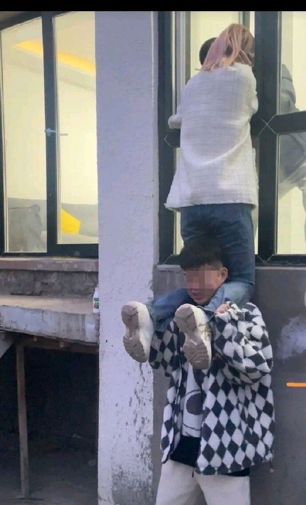 轻松一刻:二月二,给我来套一条龙服务! 轻松一刻:二月二,给我来套一条龙服务!