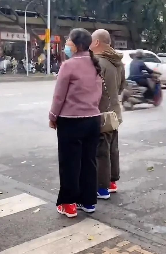 轻松一刻:弱智吧真是人才辈出啊…… 轻松一刻:弱智吧真是人才辈出啊……