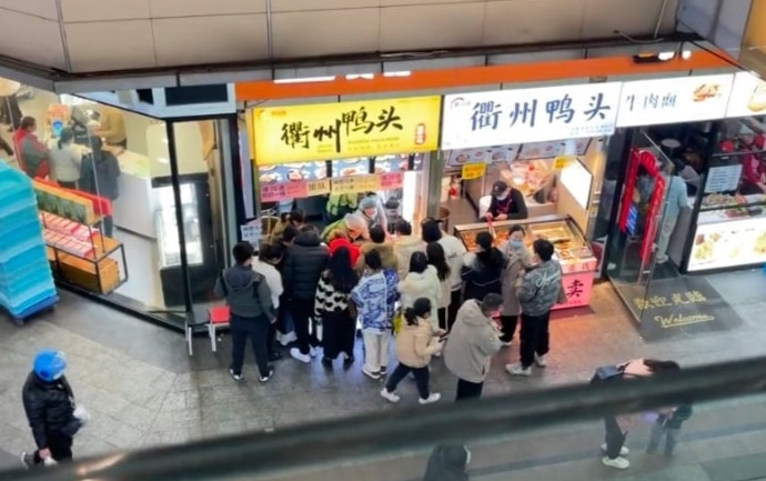 轻松一刻:他凭什么才工作1年,就升职董事长? 轻松一刻:他凭什么才工作1年,就升职董事长?