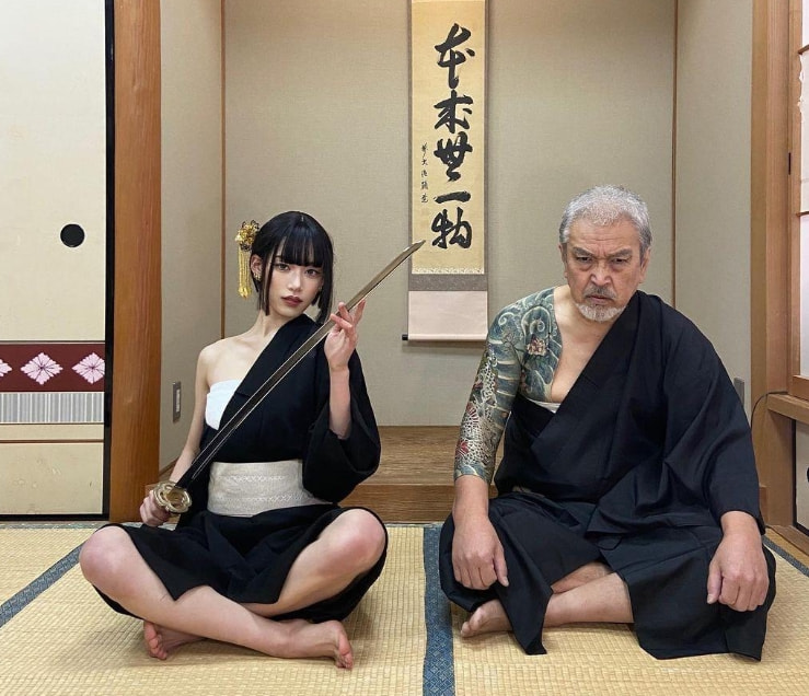 轻松一刻:他凭什么才工作1年,就升职董事长? 轻松一刻:他凭什么才工作1年,就升职董事长?