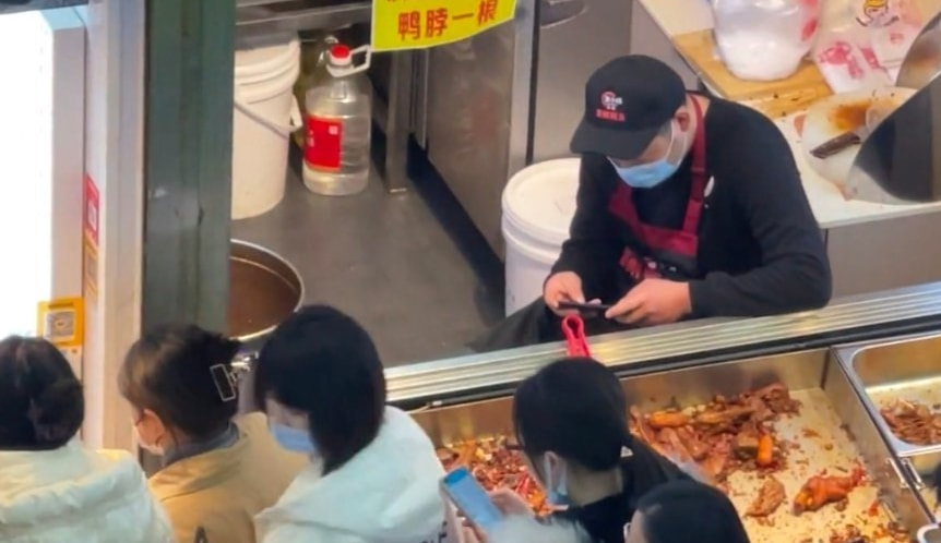 轻松一刻:他凭什么才工作1年,就升职董事长? 轻松一刻:他凭什么才工作1年,就升职董事长?