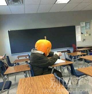 童鞋你酱紫能看见黑板么 童鞋你酱紫能看见黑板么