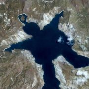 有人从外太空摔下来过吗