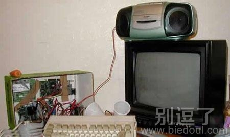 这是旧版的组装电脑呀 这是旧版的组装电脑呀