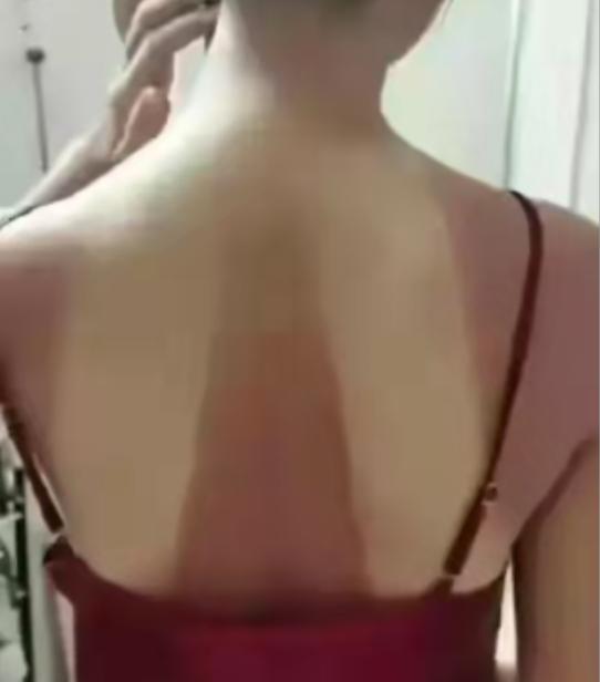 老婆说她去海边了,晒痕就是证明,我陷入了沉思感觉哪里不太对劲 老婆说她去海边了,晒痕就是证明,我陷入了沉思感觉哪里不太对劲