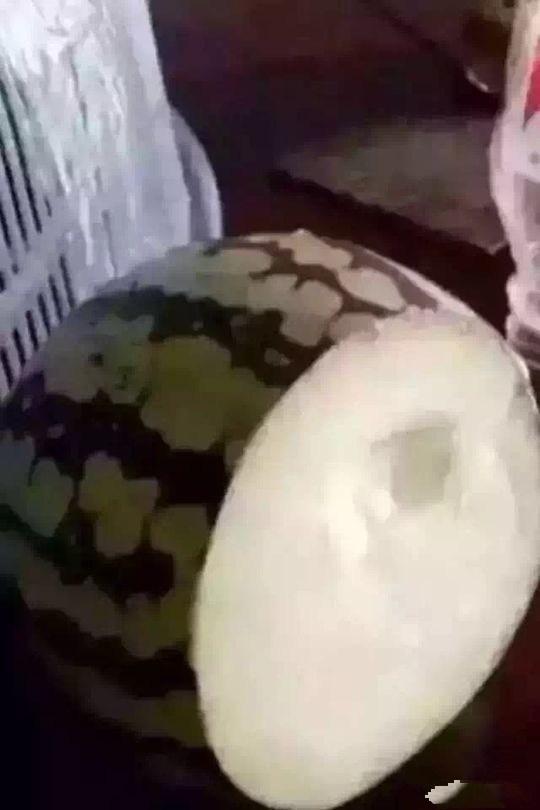 感觉好像看见了隆胸的妹子 感觉好像看见了隆胸的妹子