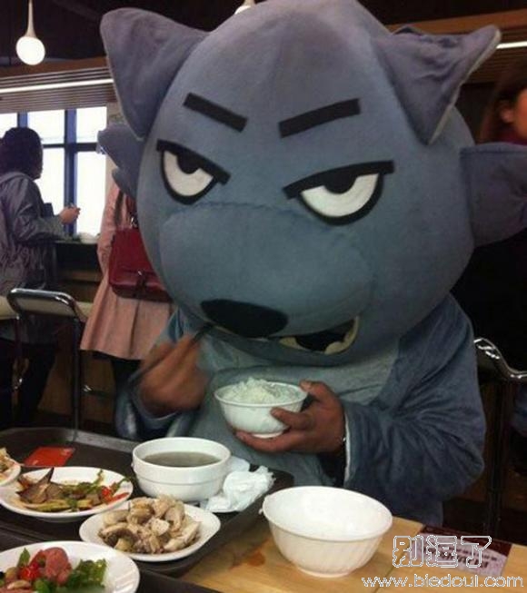 伙计,你太敬业了吧! 伙计,你太敬业了吧!