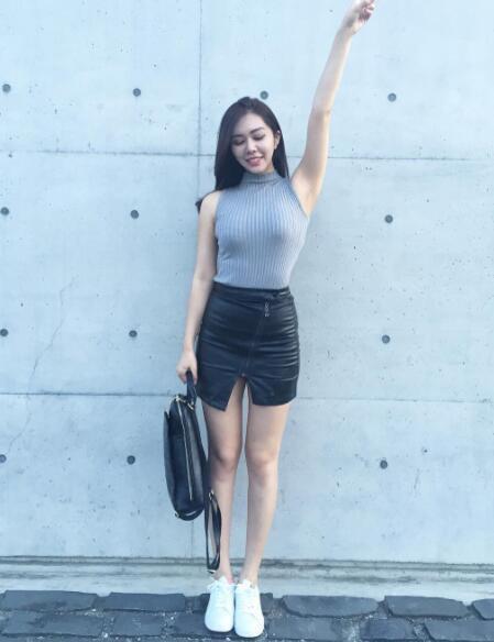 穿着制服,空姐都来拯救我 穿着制服,空姐都来拯救我