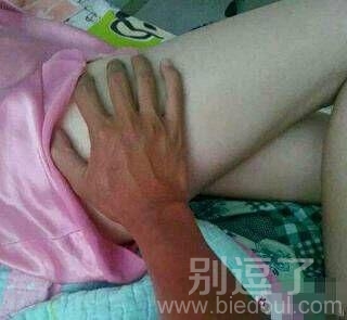 我能玩一年的腿。 我能玩一年的腿。