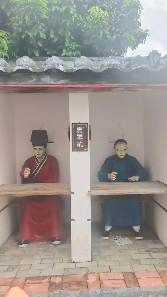神评论:19岁的时候,我全价买了一盒草莓,经济独立就是好 神评论:19岁的时候,我全价买了一盒草莓,经济独立就是好