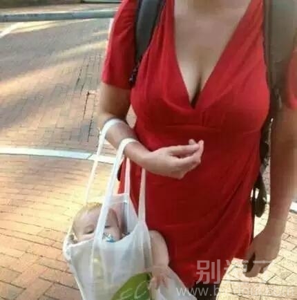 这妈妈做的太称职了