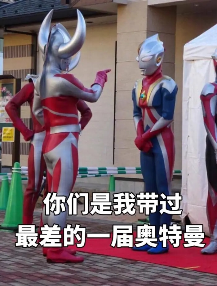 轻松一刻:妙龄少女上头喝醉,老艺术家公关落泪 轻松一刻:妙龄少女上头喝醉,老艺术家公关落泪