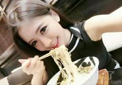 妹子，能不能好好吃饭呀