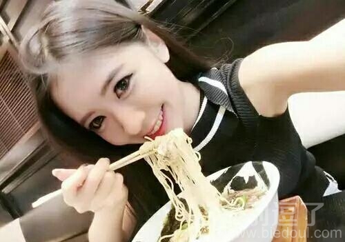 妹子,能不能好好吃饭呀 妹子,能不能好好吃饭呀