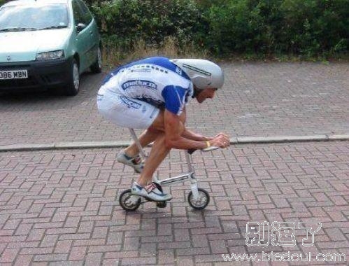 车是小了点,但我的装备很专业 车是小了点,但我的装备很专业