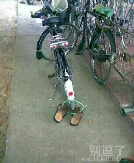 老司机的锁车技术真是碉堡了 老司机的锁车技术真是碉堡了