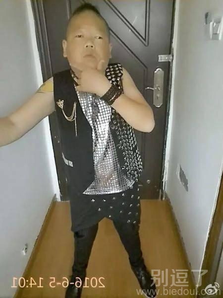 又帅了不少 又帅了不少
