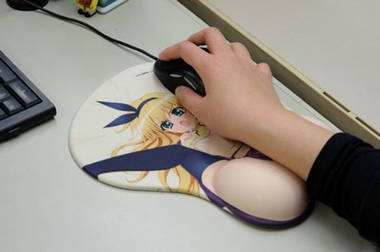 邪恶的鼠标垫,恶搞新玩法。