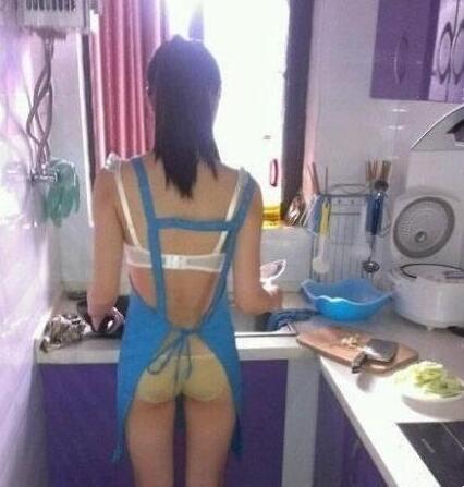 媳妇清凉做做饭 媳妇清凉做做饭