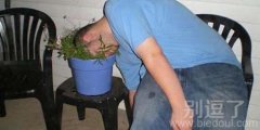 大叔，瞌睡也不能这样吧