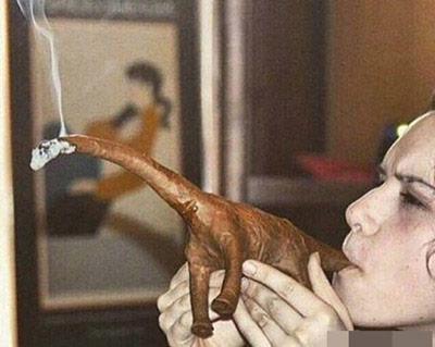 这根雪茄的什么时候抽完呀！