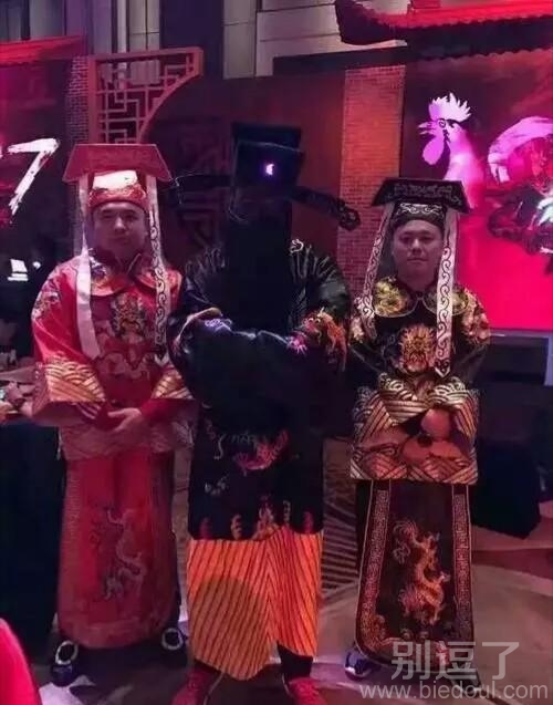 这件衣服跟肤色好搭 这件衣服跟肤色好搭