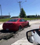 车里装了什么啊，吨位好大啊