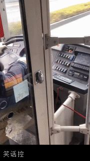 这司机有点本事 这司机有点本事