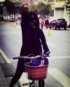 谢娜恶搞图！真是不疯不成"膜"！