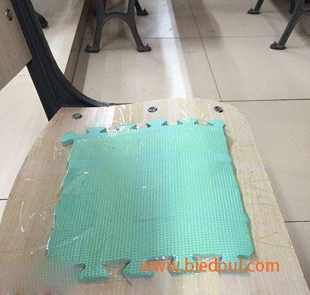 你这样不要脸的占座,你妈知道吗? 你这样不要脸的占座,你妈知道吗?