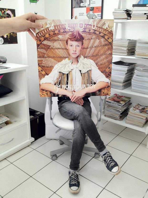 搞笑变脸图片,没事你也可以试一把。