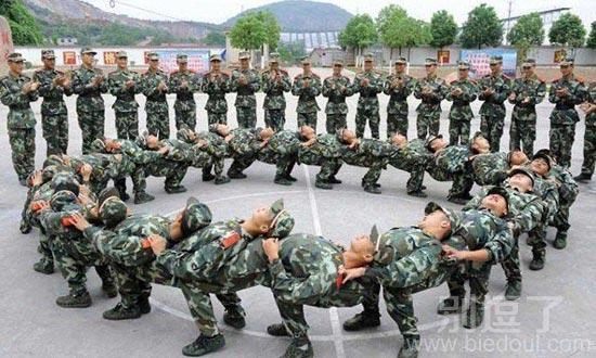 碉堡的军人训练!! 碉堡的军人训练!!